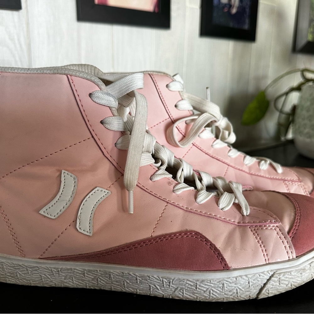 Hurley Pink and White Retro High-Top Sneakers